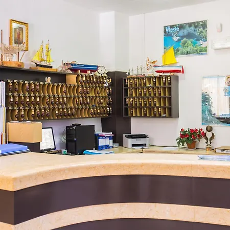 فندق Mediterraneo 4*