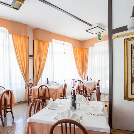 호텔 Mediterraneo 비에스테