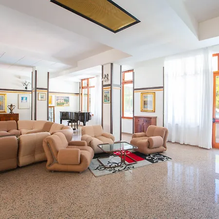 호텔 Mediterraneo 4*