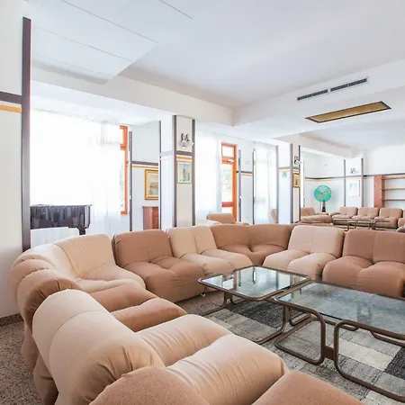 Mediterraneo 4* 비에스테